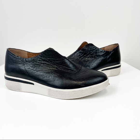 Gentle Souls By Kenneth Cole Hanna 
